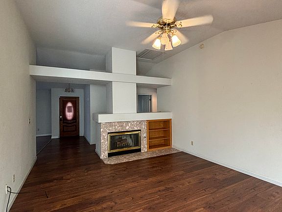 4th image of 1718 Northfield Dr