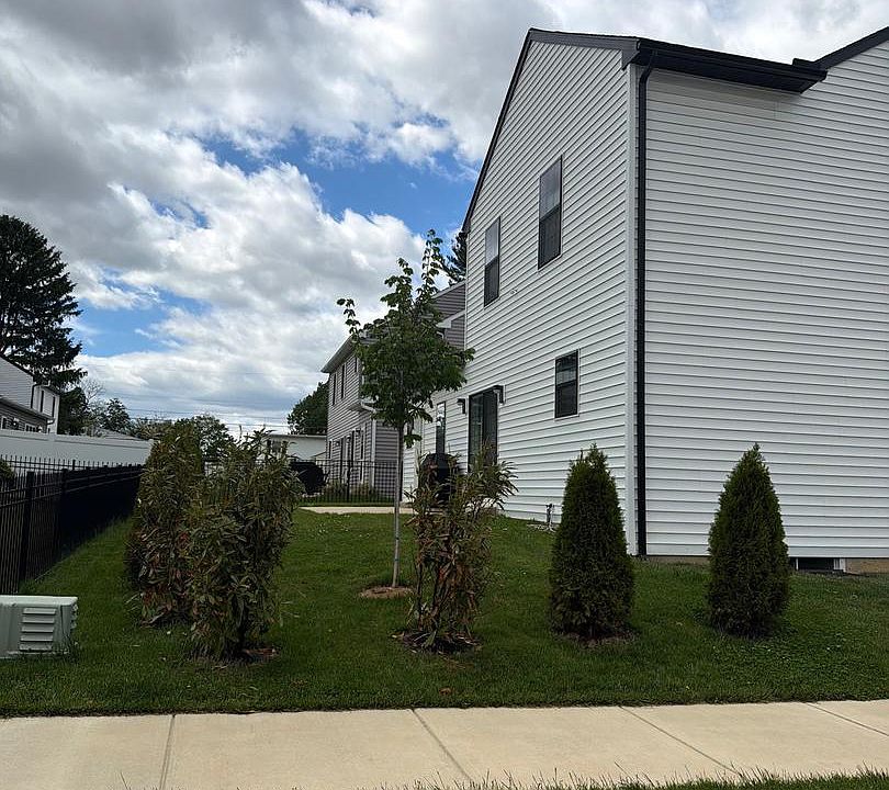 2nd image of 100 Meadows Bnd