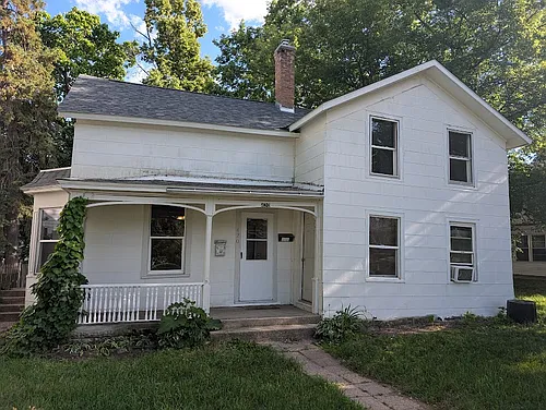 420 W Pleasant St Photo 1