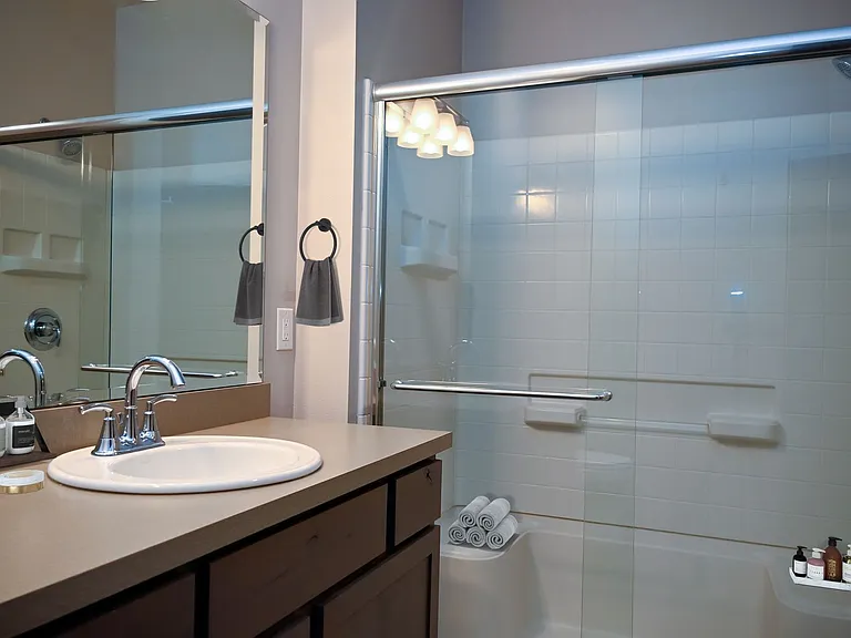 Spanish Peak Apartments — Photo 11