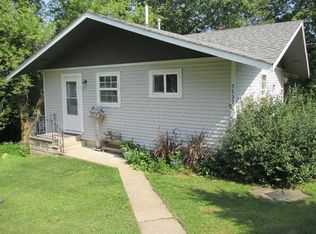 1137 E Ridge Dr, Brooklyn, IA 52211