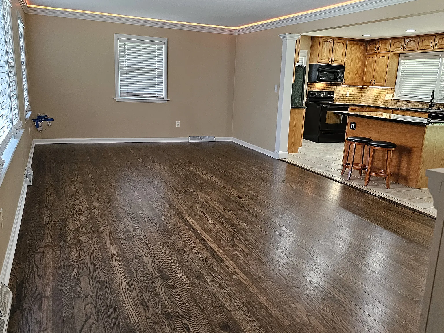 5830 Perry Ln — Photo 4