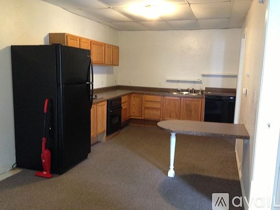 3rd image of 146 Main St #8