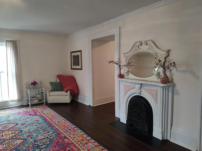 204 Lexington St #4 — Photo 4