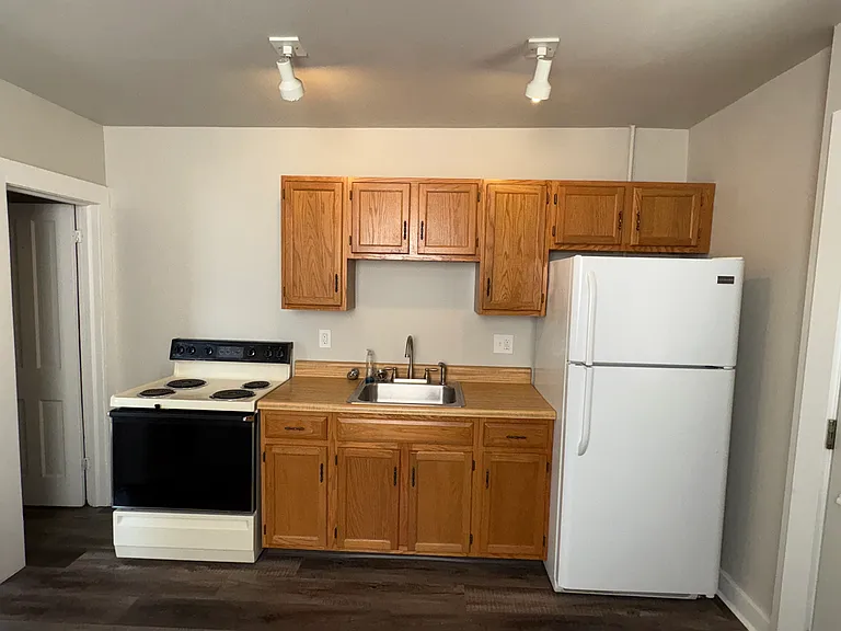 101 E 2nd St #101 — Photo 4
