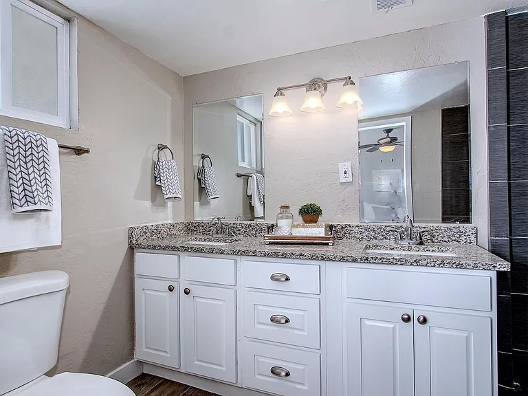 605 S Priest Dr — Photo 8