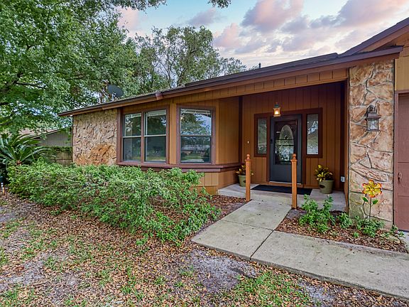 3rd image of 13946 Tiffany Pines Cir N