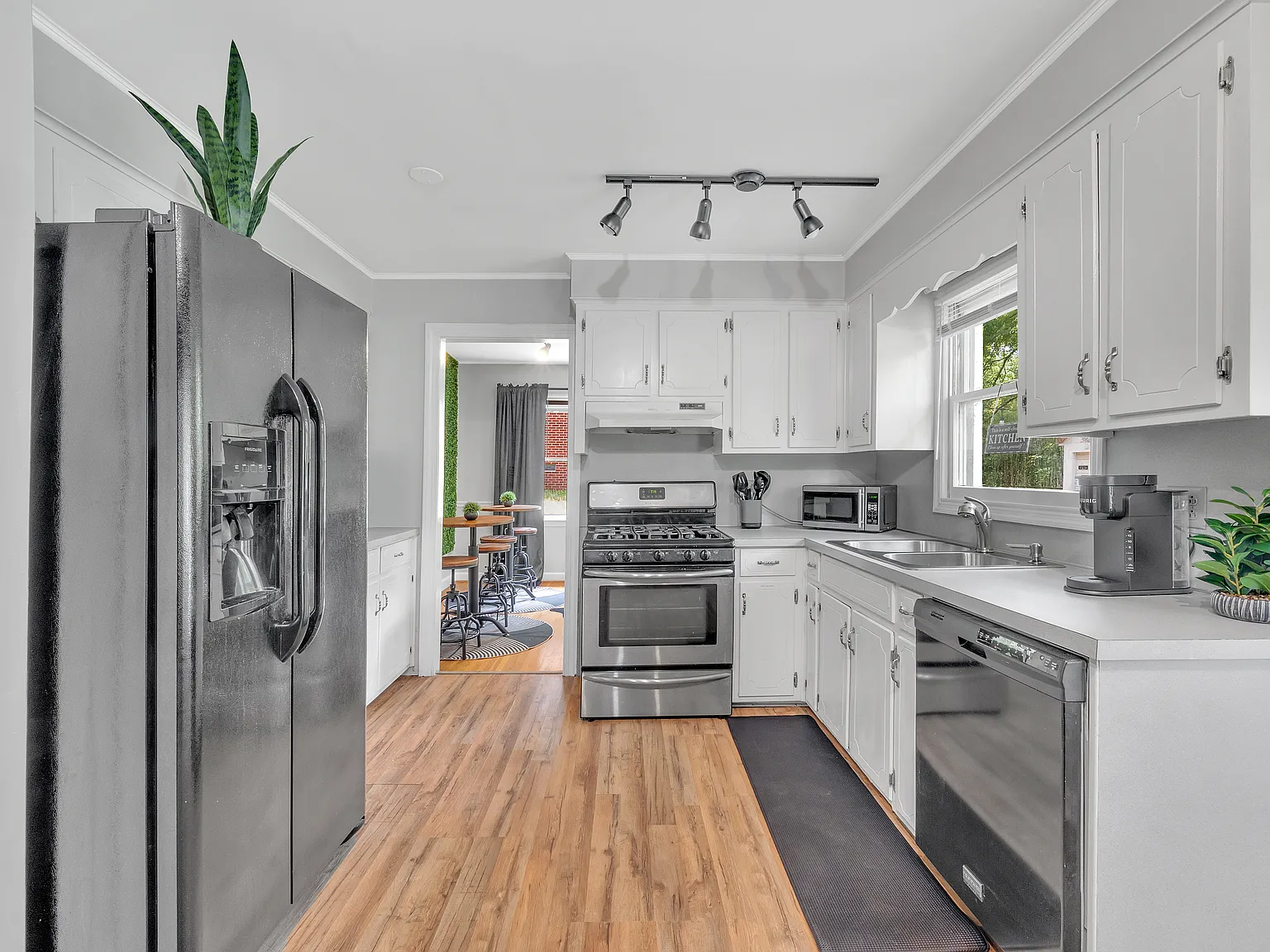 Sharonbrook Dr, Charlotte — Photo 2