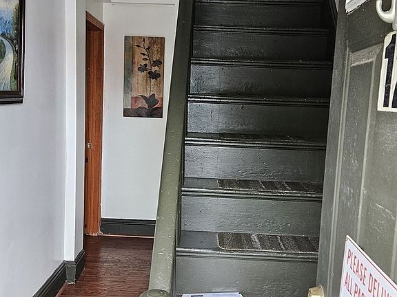 4th image of 12 Warren St