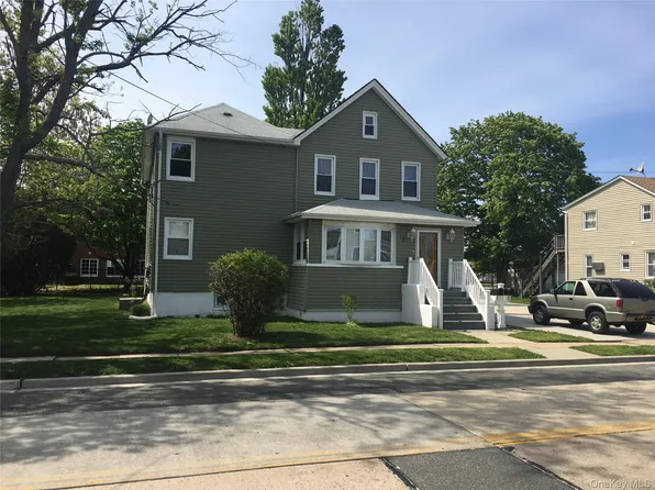 7 1st Ave, East Rockaway, NY 11518
