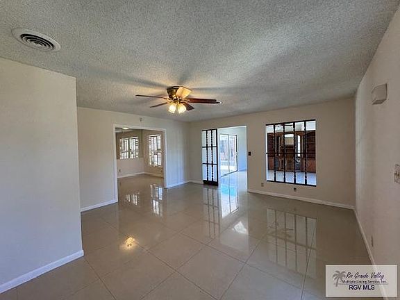 2nd image of 1434 Crestview Dr