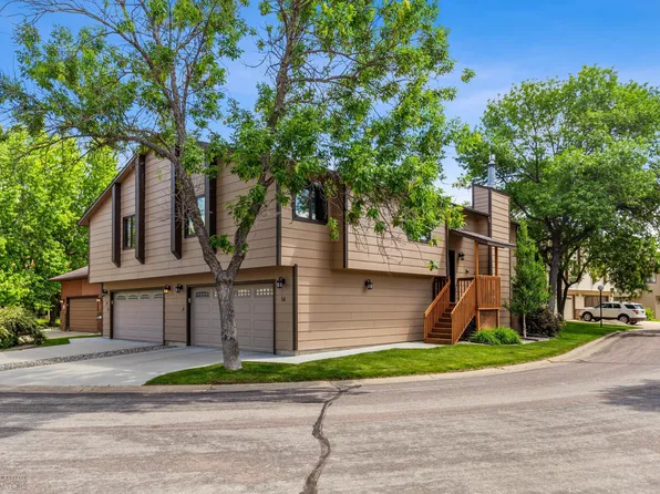 54 Fremont Dr S, Fargo, ND 58103