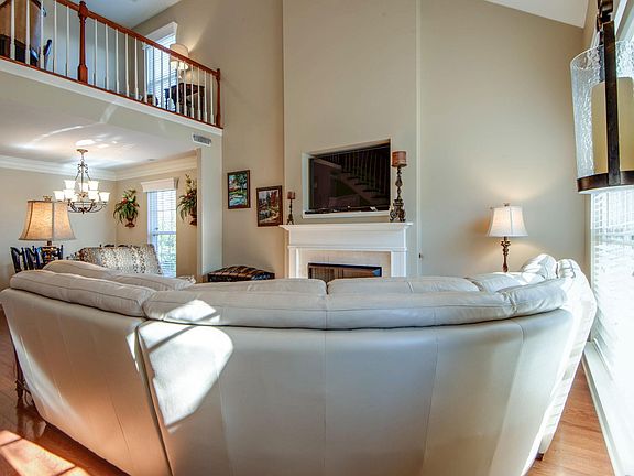 2nd image of 1654 Brentwood Pointe