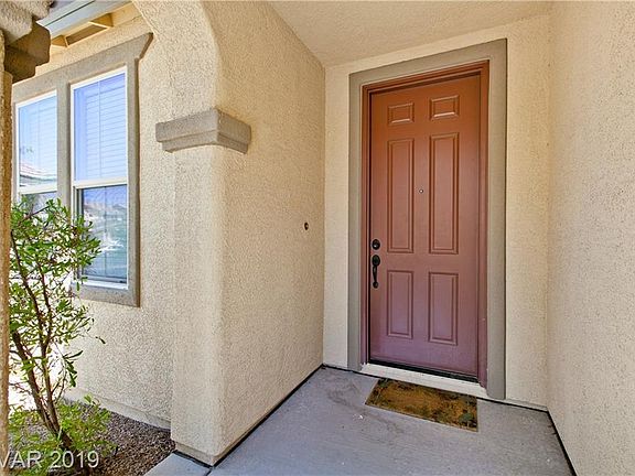 3rd image of 820 Fulford Ct