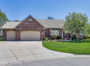 2406 N Lake Ridge Cir, Wichita, KS 67205