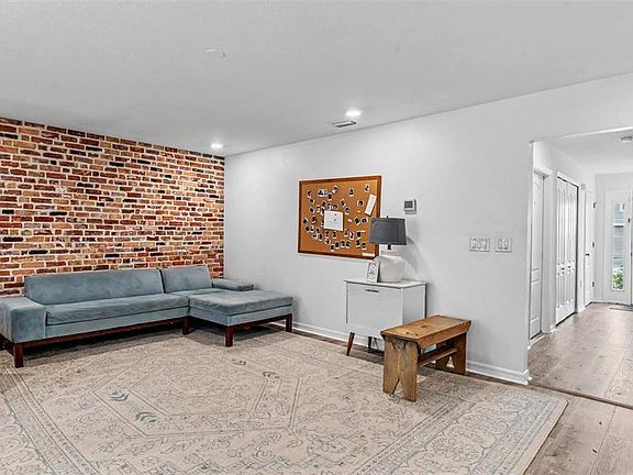 2nd image of 3806 EXETER LANE