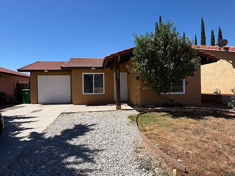 2960 W Jefferson St — Photo 1