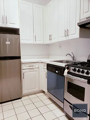 Rented by Bond New York | media 17