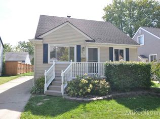 211 Massoit St, Clawson, MI 48017