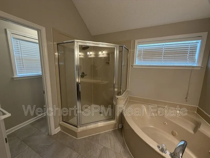 Building Photo - 11245 Cashmere Woods Dr