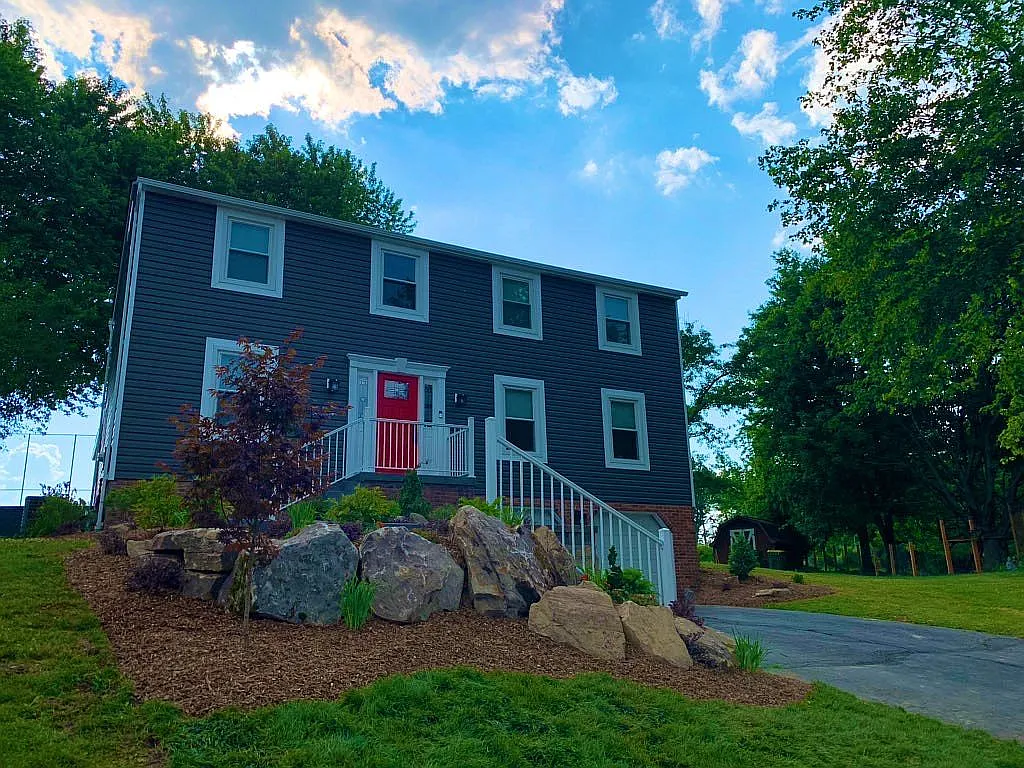 119 Rembrandt Dr photo 1