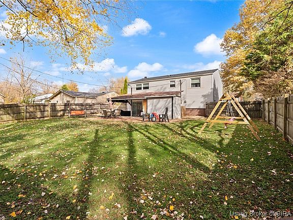 5th image of 218 Webster Boulevard