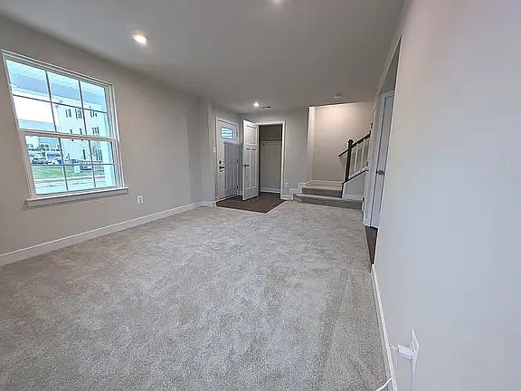 723 Kalmar Ln — Photo 13