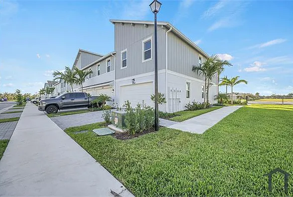4 bed, 1800 sqft, $4,700 — Photo 3