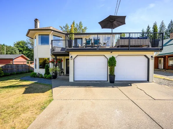 2613 Derwent Way, Cumberland, BC V0R 1S0