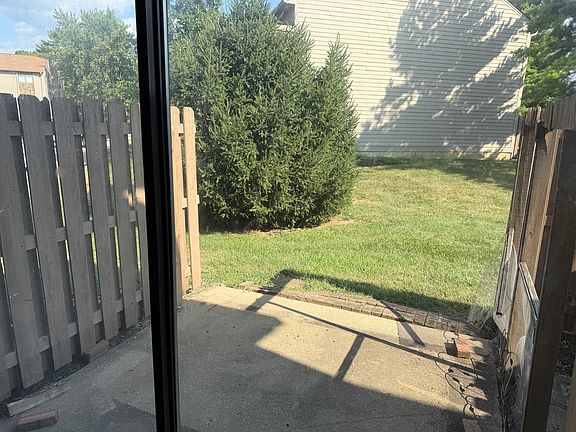 4th image of 4947 Columbia Cir #0