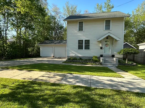 73 W Bacon St, Hillsdale, MI 49242