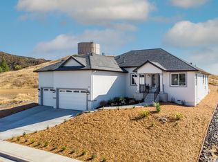 435 Tehuacan Rd, Ukiah, CA 95482