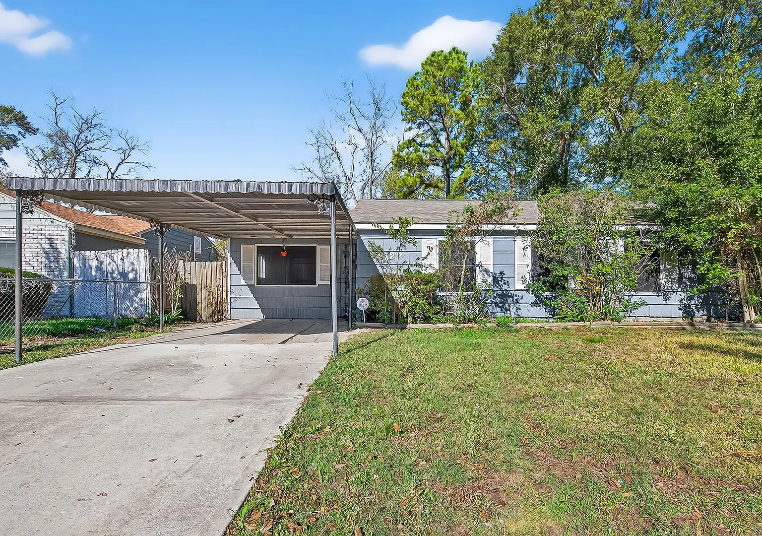 Spacious 4-Bedroom Home Housing Vouchers Accepted — Photo 1