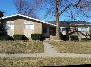 26711 Oakland St, Roseville, MI 48066