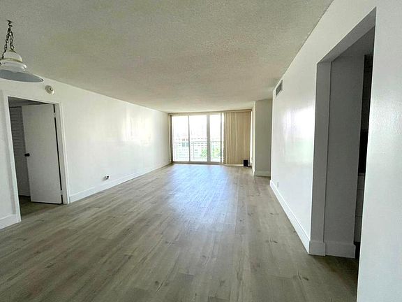 2nd image of 100-0 Bayview Dr #1031