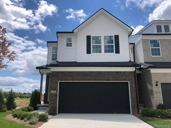 5514 E Spaniel Dr, Ann Arbor, MI 48108