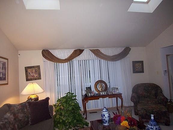 4th image of 18066 Vista Dr