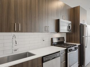 1523 W Howard St #512, Chicago, IL 60626