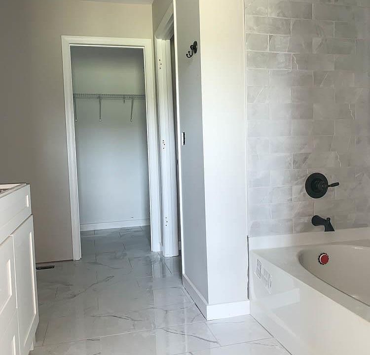 2nd image of 115 Mesa Dr