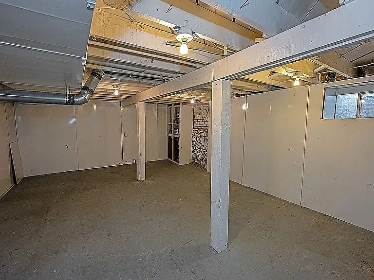 1303 S Ash St — Photo 25
