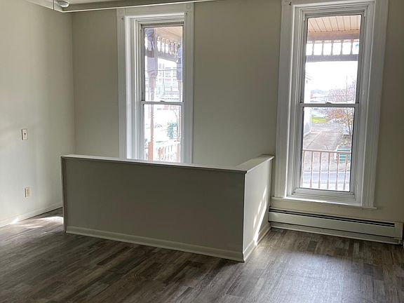 4th image of 10 W 26th St APT 4