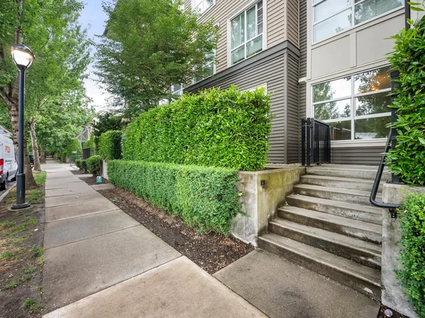 12409 Harris Rd #108, Pitt Meadows, BC V3Y 0E7