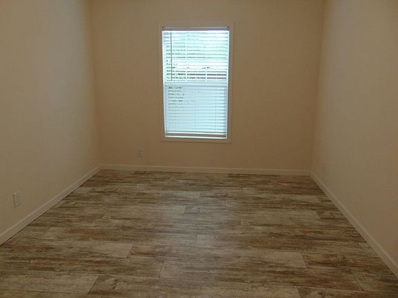 5th image of 5611 NE 24th Pl #36