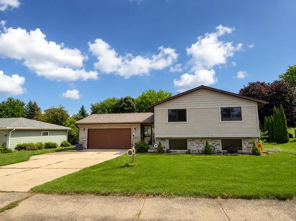 145 Cedar Dr, Oregon, WI 53575