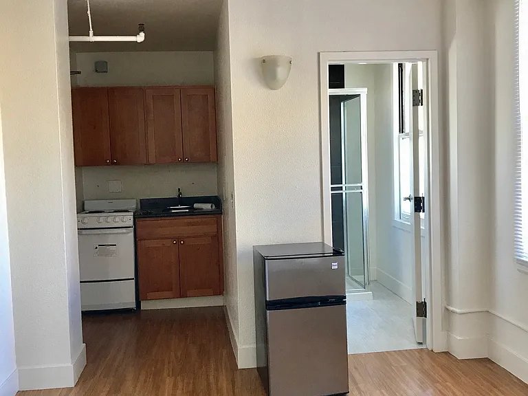 Oasis Apartments — Photo 11