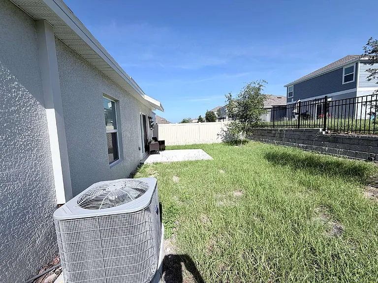 2715 Gentle Rain Dr — Photo 15