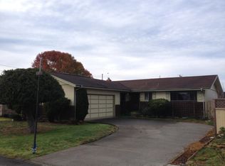 1013 Holly Ln, Fortuna, CA 95540