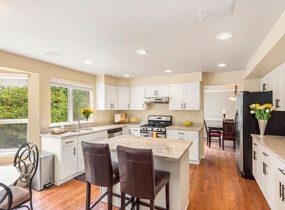 5th image of 12634 SE 78th Pl