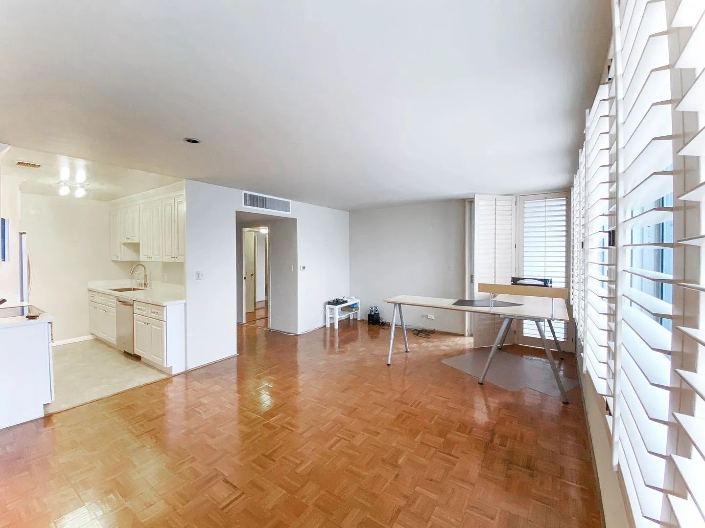 Stunning 14th Floor Wilshire Corridor Condo — Photo 1