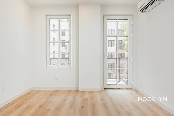 Rented by Nooklyn NYC LLC | media 52